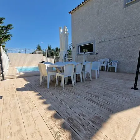 Pour 10 Personnes Avec Piscine Et Jacuzzi Alès