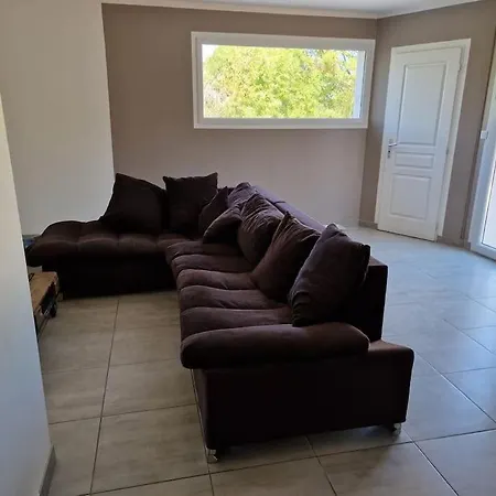 Pour 10 Personnes Avec Piscine Et Jacuzzi Feriehus Alès