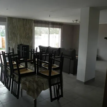 Pour 10 Personnes Avec Piscine Et Jacuzzi Alès