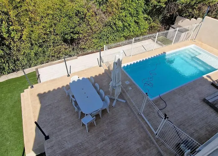 Pour 10 Personnes Avec Piscine Et Jacuzzi * Alès