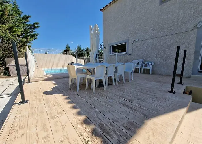 Pour 10 Personnes Avec Piscine Et Jacuzzi Alès
