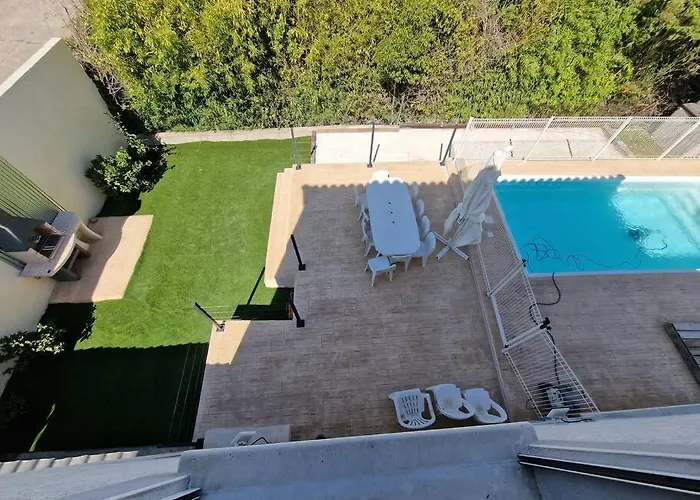 Ferienhaus Pour 10 Personnes Avec Piscine Et Jacuzzi Alès