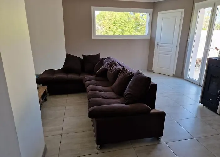 Pour 10 Personnes Avec Piscine Et Jacuzzi Ferienhaus Alès